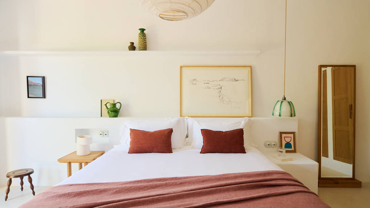Double bed of the sea view Petunia Suite at Hotel Petunia Ibiza