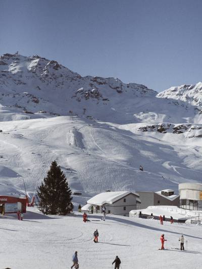 Ski slopes and ski school at Val Thorens, best ski resort in Europe, Beaumier