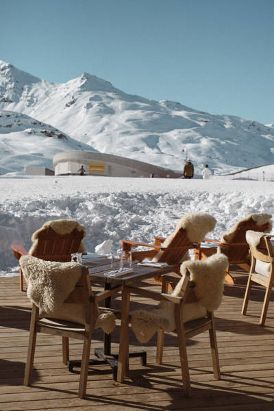 Sunny ski terrace at the Beaumier hotel Le Val Thorens, Val Thorens