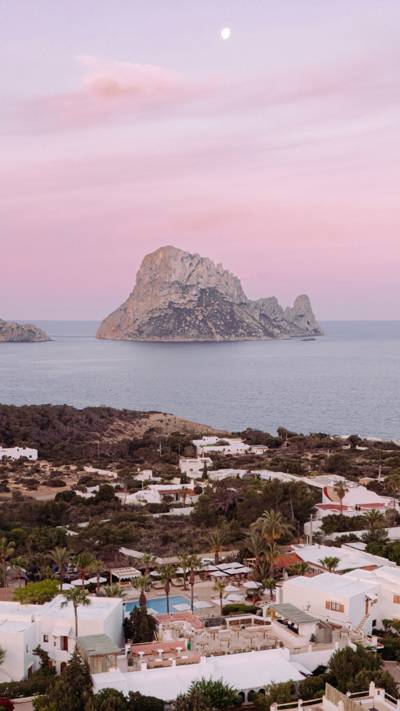End of the day at Beaumier Petunia hotel in Ibiza with a view of Es Vedrà