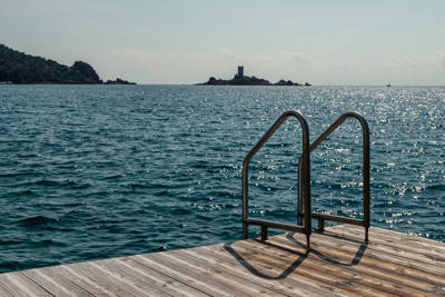 Private pontoon and Mediterranean sea view at the Beaumier hotel Les Roches Rouges, Saint-Raphaël
