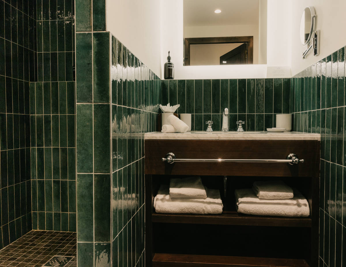 Salle de bain moderne en chambre Supérieure Famille, Val Thorens.